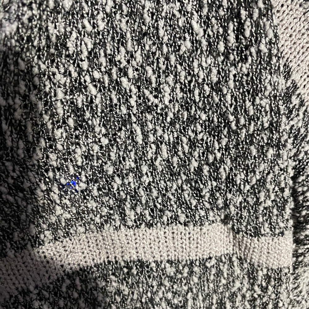 Sweater - Picture 4 of 4
